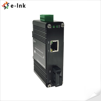 ミニインダストリアル 100BASE-FX から 10/100BASE-T 60W PoE++ メディアコンバーター