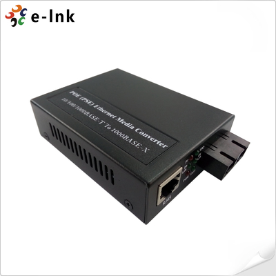 1ポート 1000BASE-SFP - 2ポート 10/100/1000BASE-T 802.3at PoE メディアコンバータ