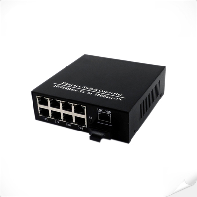 8-ポート 10/100Base-TX + 1-ポート 100Base-FXファイバーイーサネットスイッチ