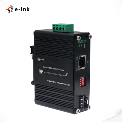 ミニインダストリアル 10G/5G/2.5G/1G/100M 802.3bt から 10GBASE-X SFP+ メディアコンバーター